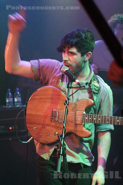 FOALS - 2008-02-21 - PARIS - La Maroquinerie - Yannis Philippakis